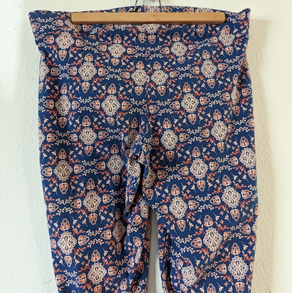 Torrid Medallion Paisley Leggings - Picture 6 of 8